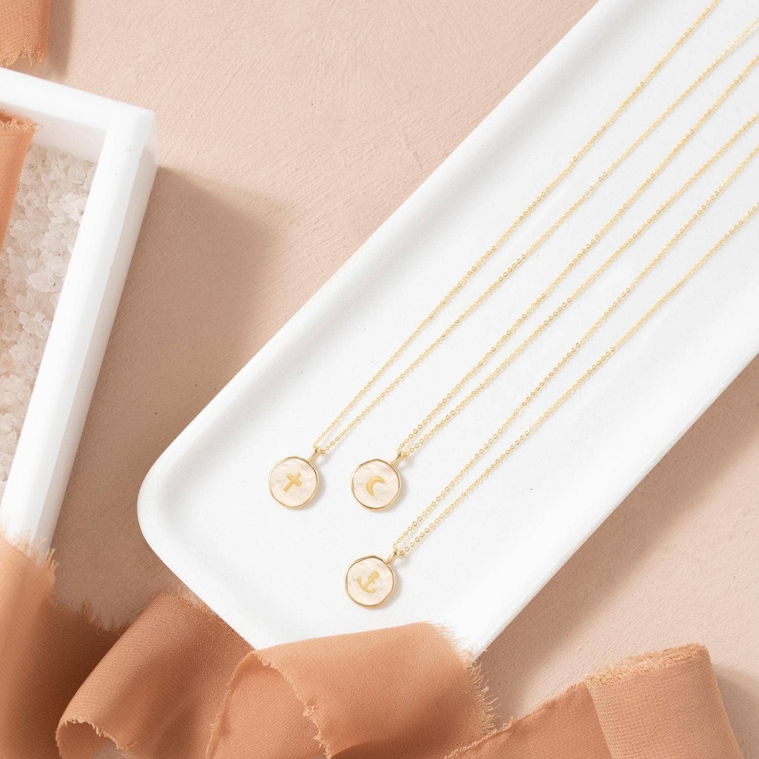 Shell With Cross Pendant Necklace