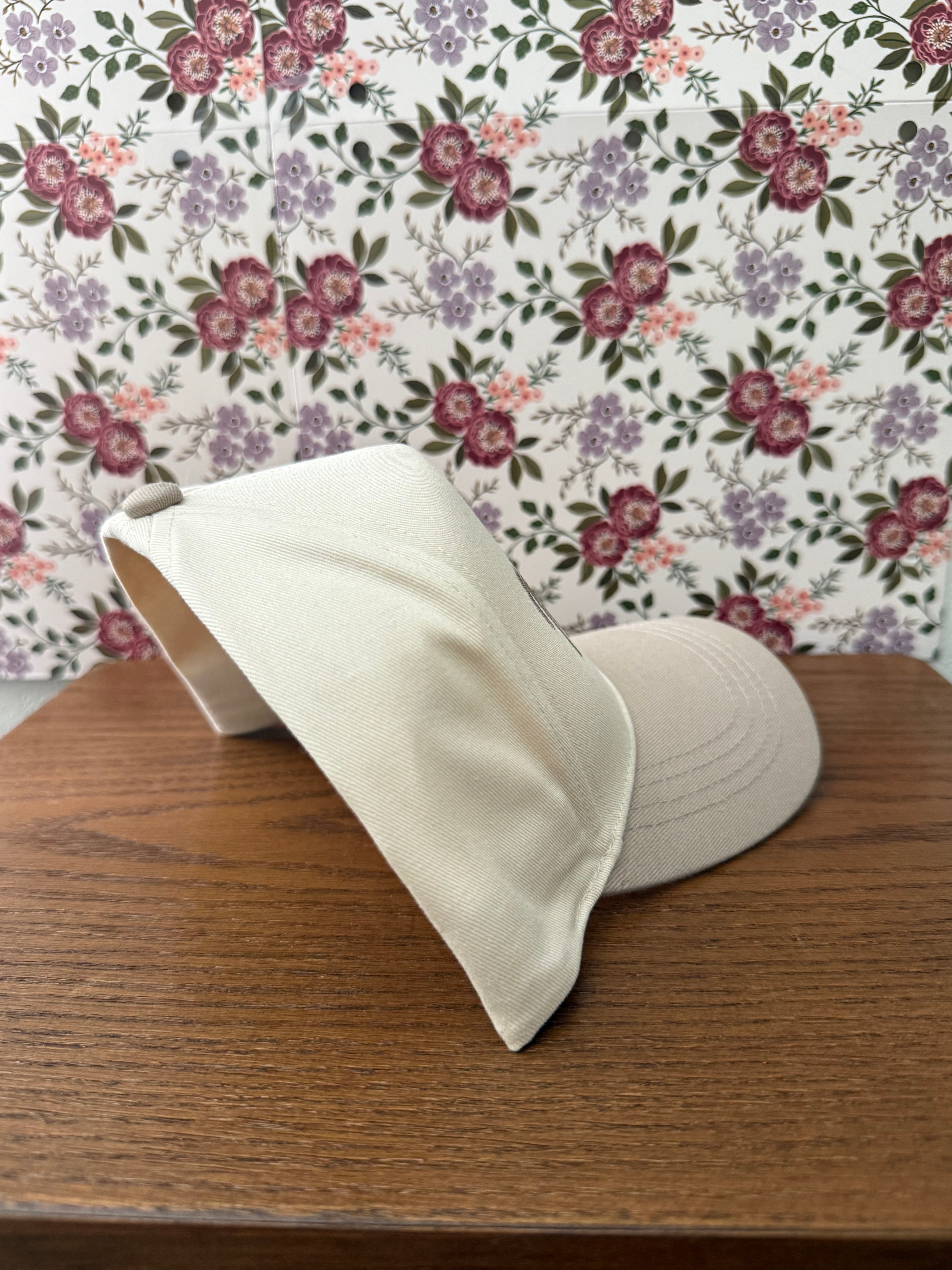 Mother Hat in Beige