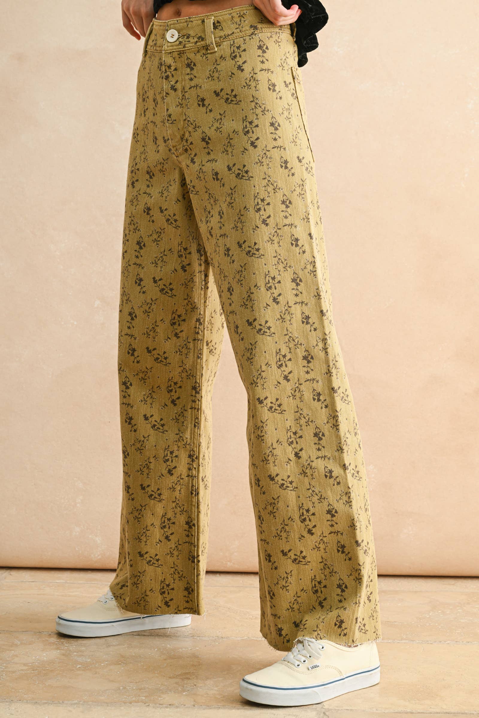 The Ren Floral Stretch Pant in Straw Brown