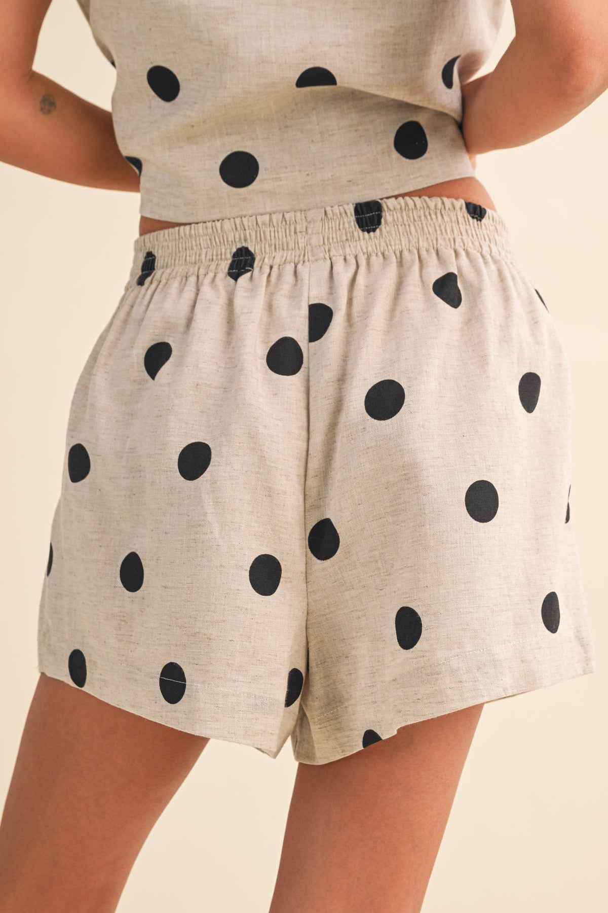 Dots All, Folks Set