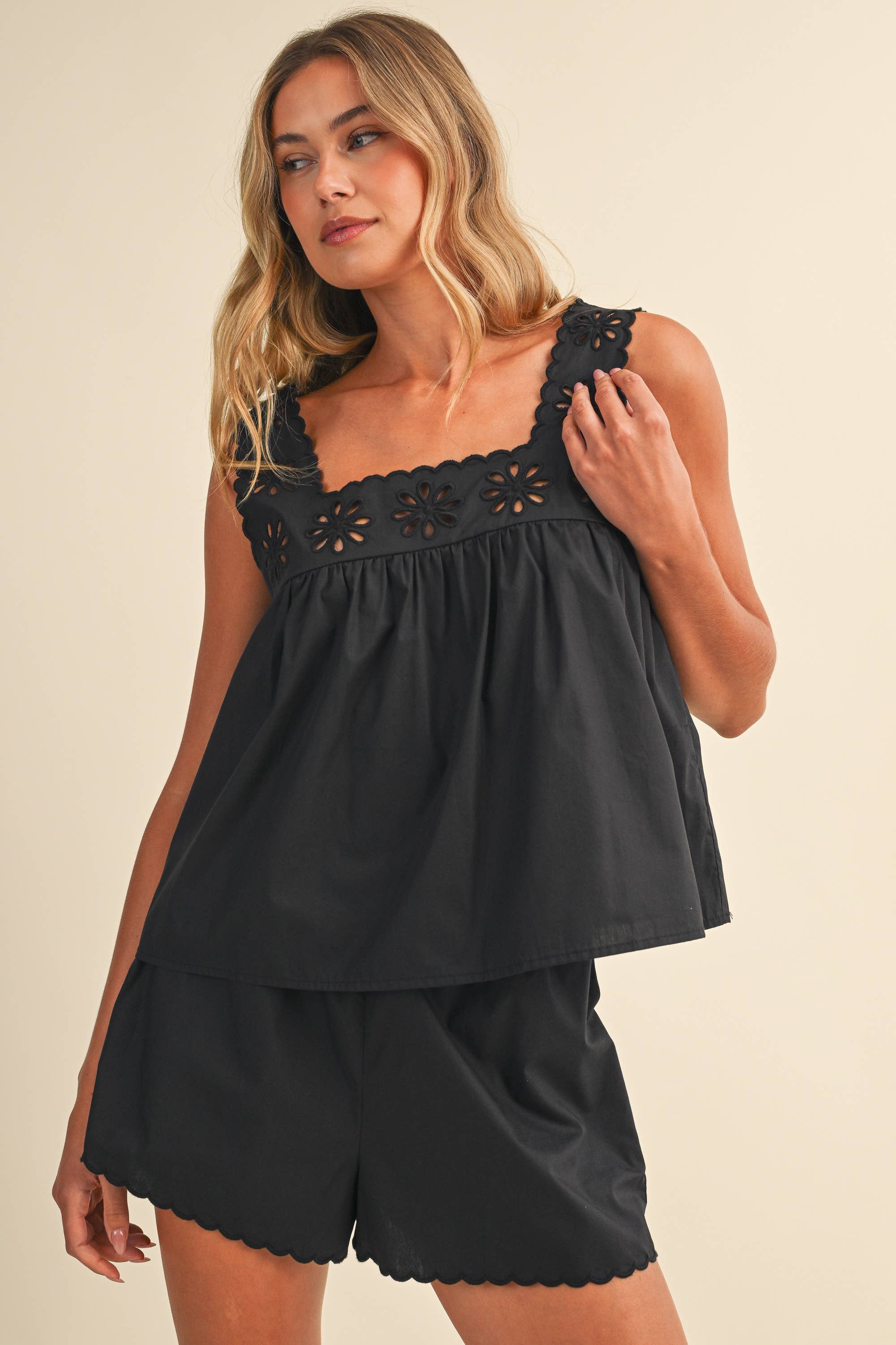 Naomi Scalloped Edge Floral Set