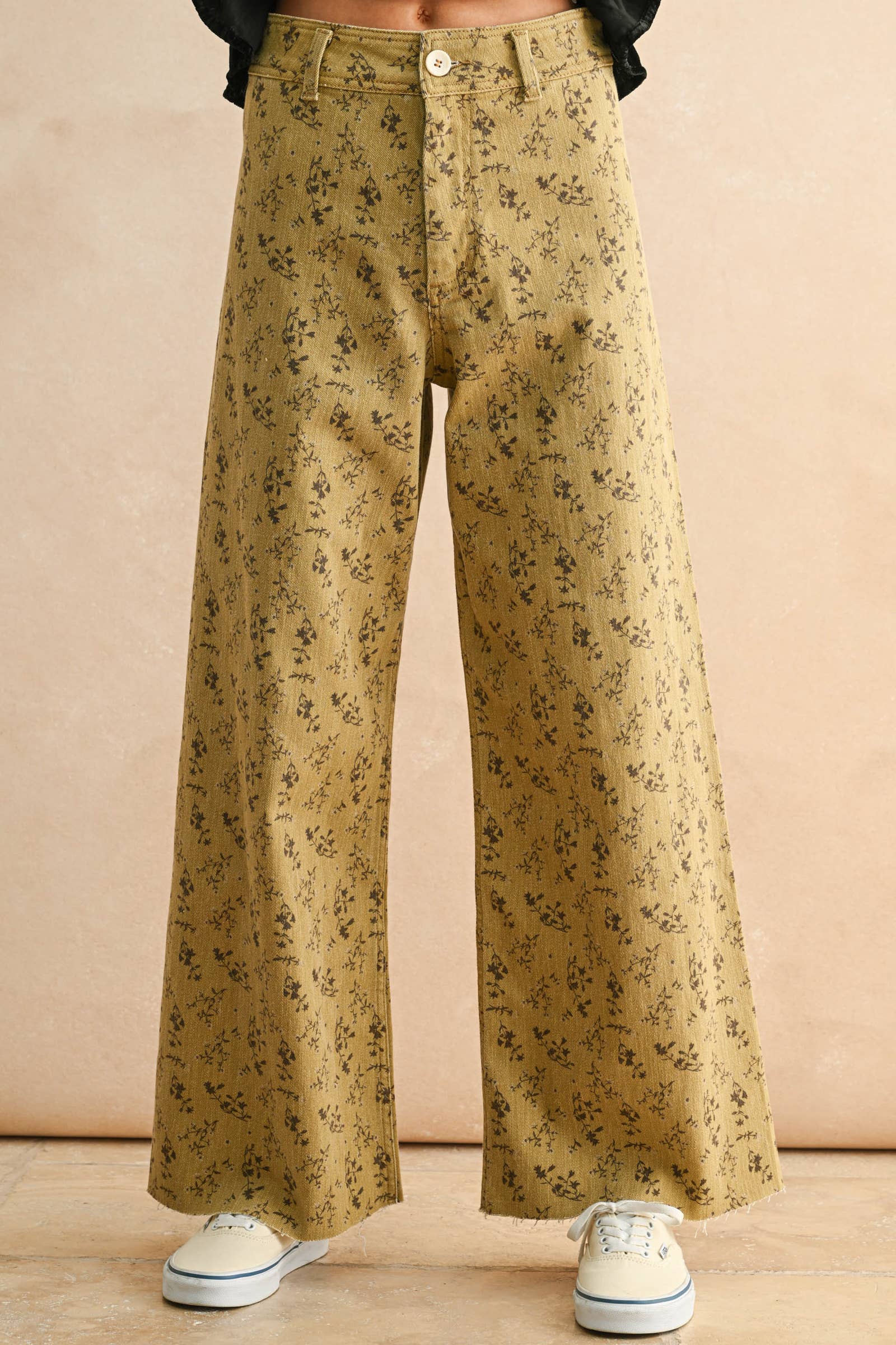 The Ren Floral Stretch Pant in Straw Brown