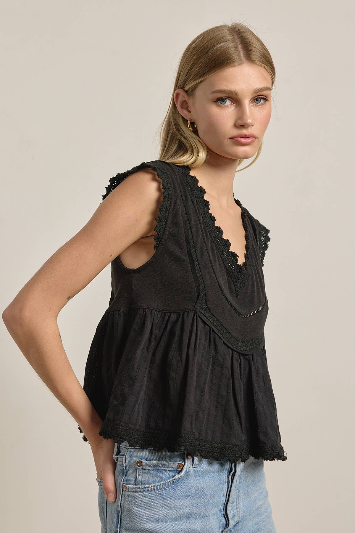 トップス sheller flower lace glitter peplum tops flower lace glitter peplum tops – shéller / シェリエ