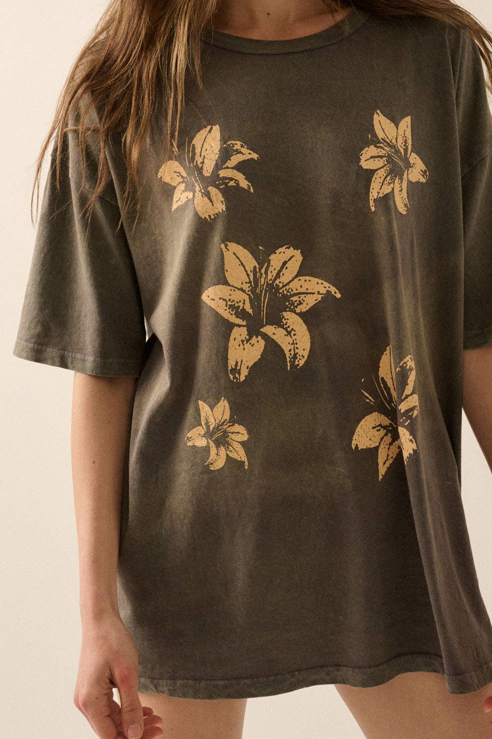 Lilies Vintage-Print Graphic Tee