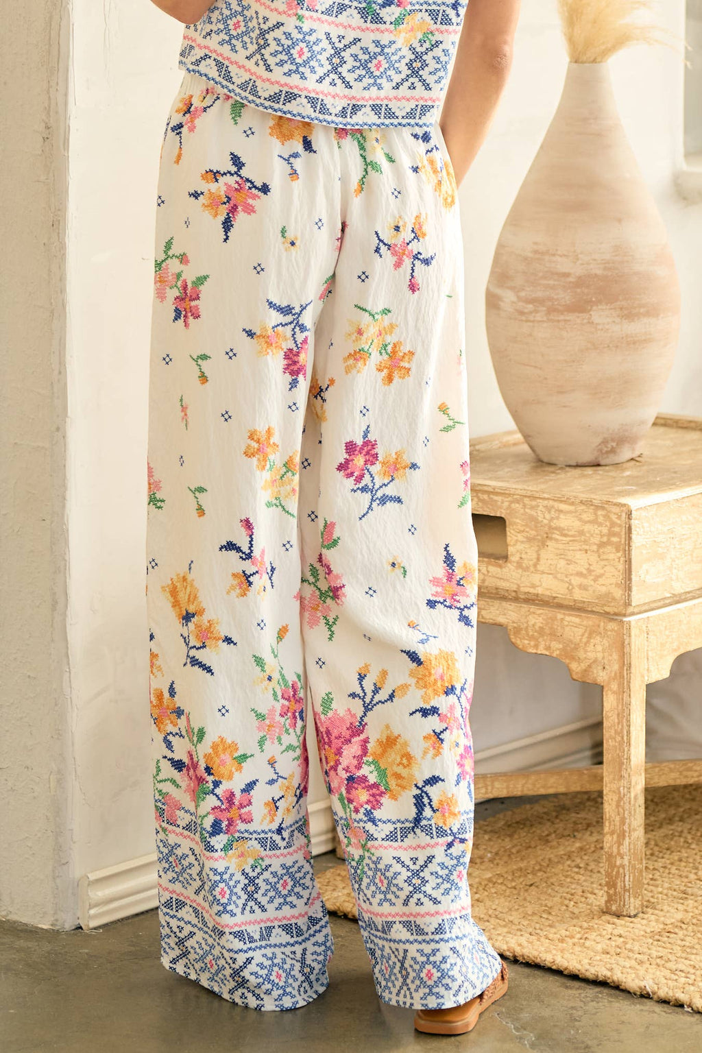 Capri White Floral Print Pants