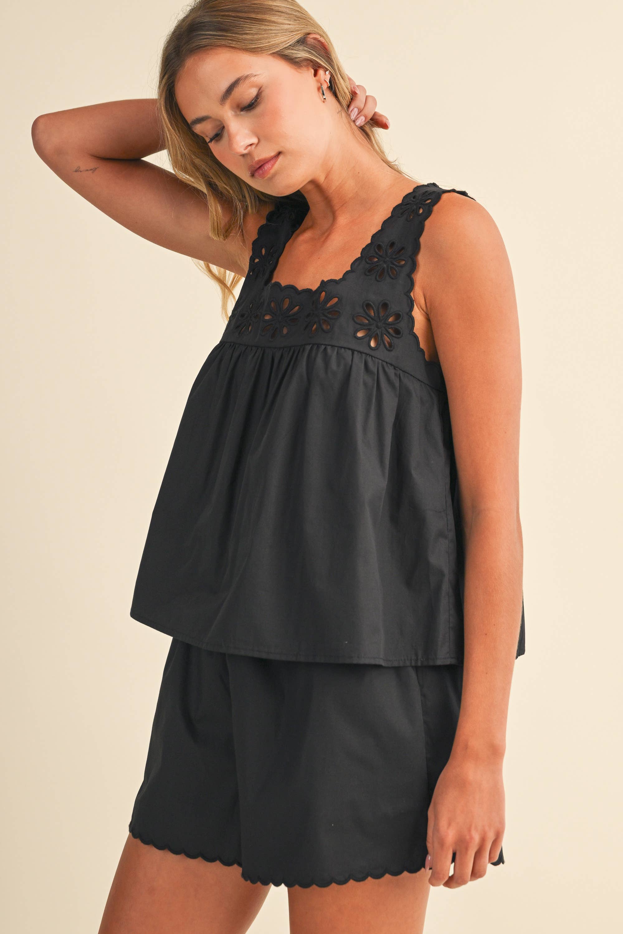 Naomi Scalloped Edge Floral Set