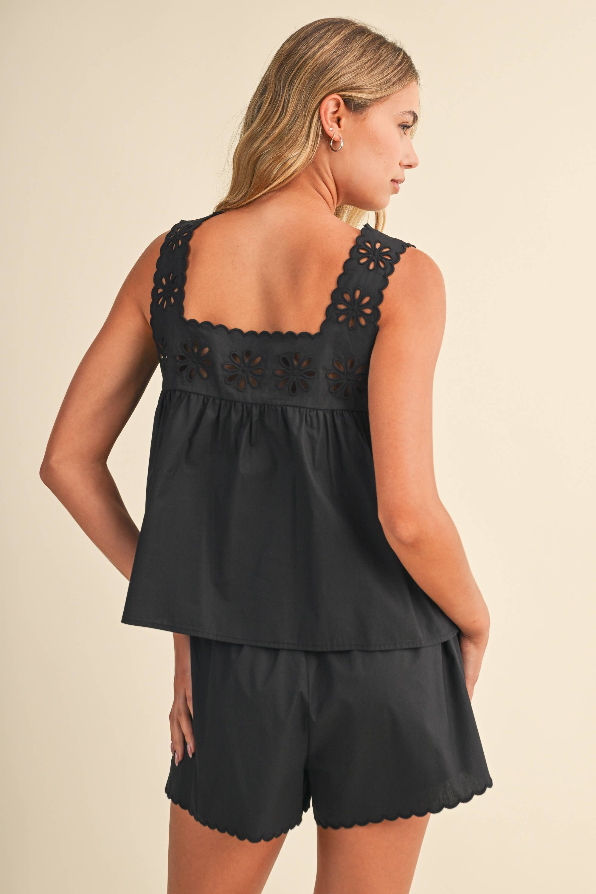 Naomi Scalloped Edge Floral Set