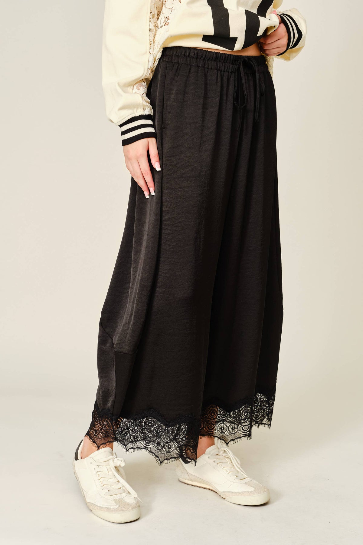 The Noir Lace Barrel Pant