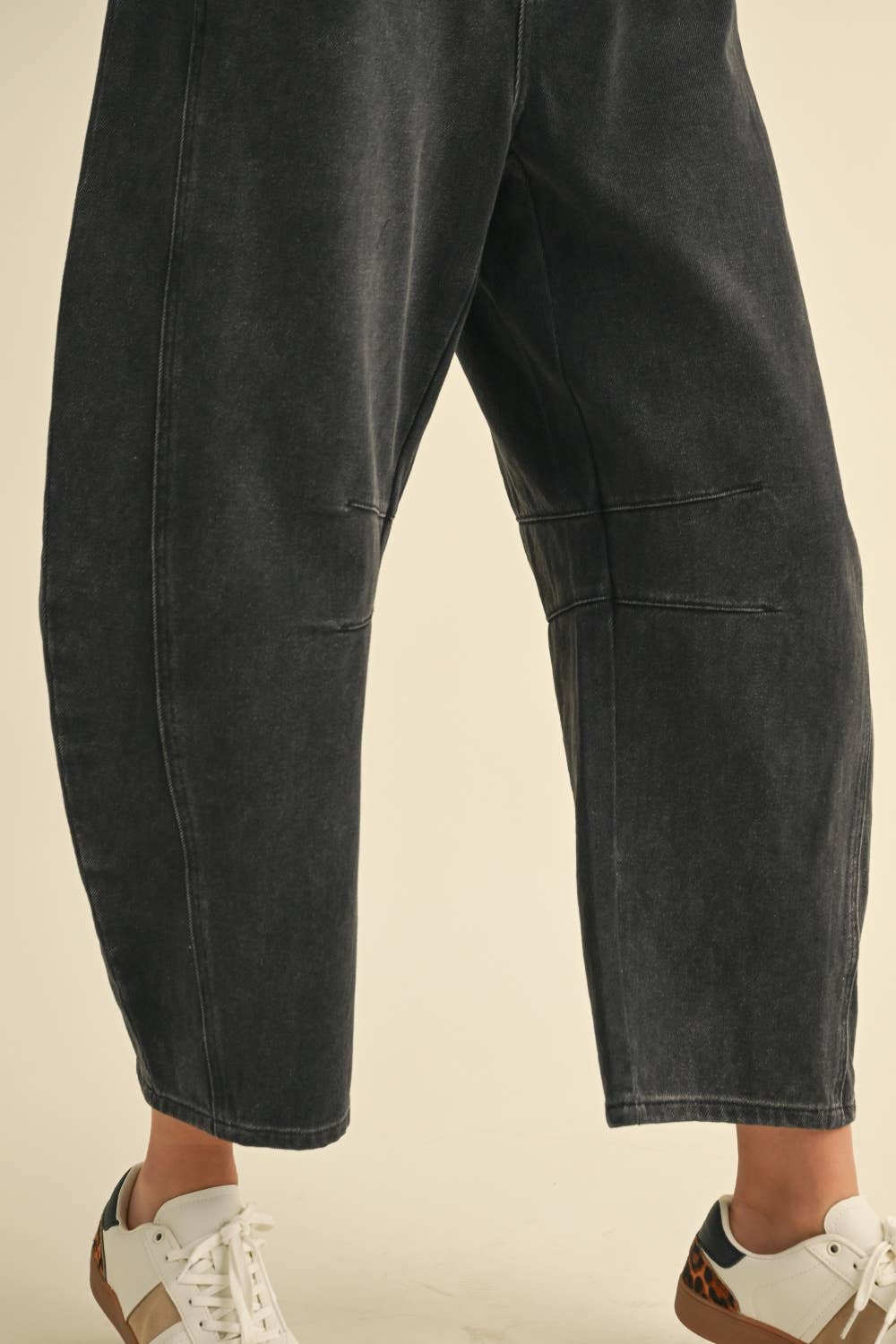 Melody Black Barrel Pants