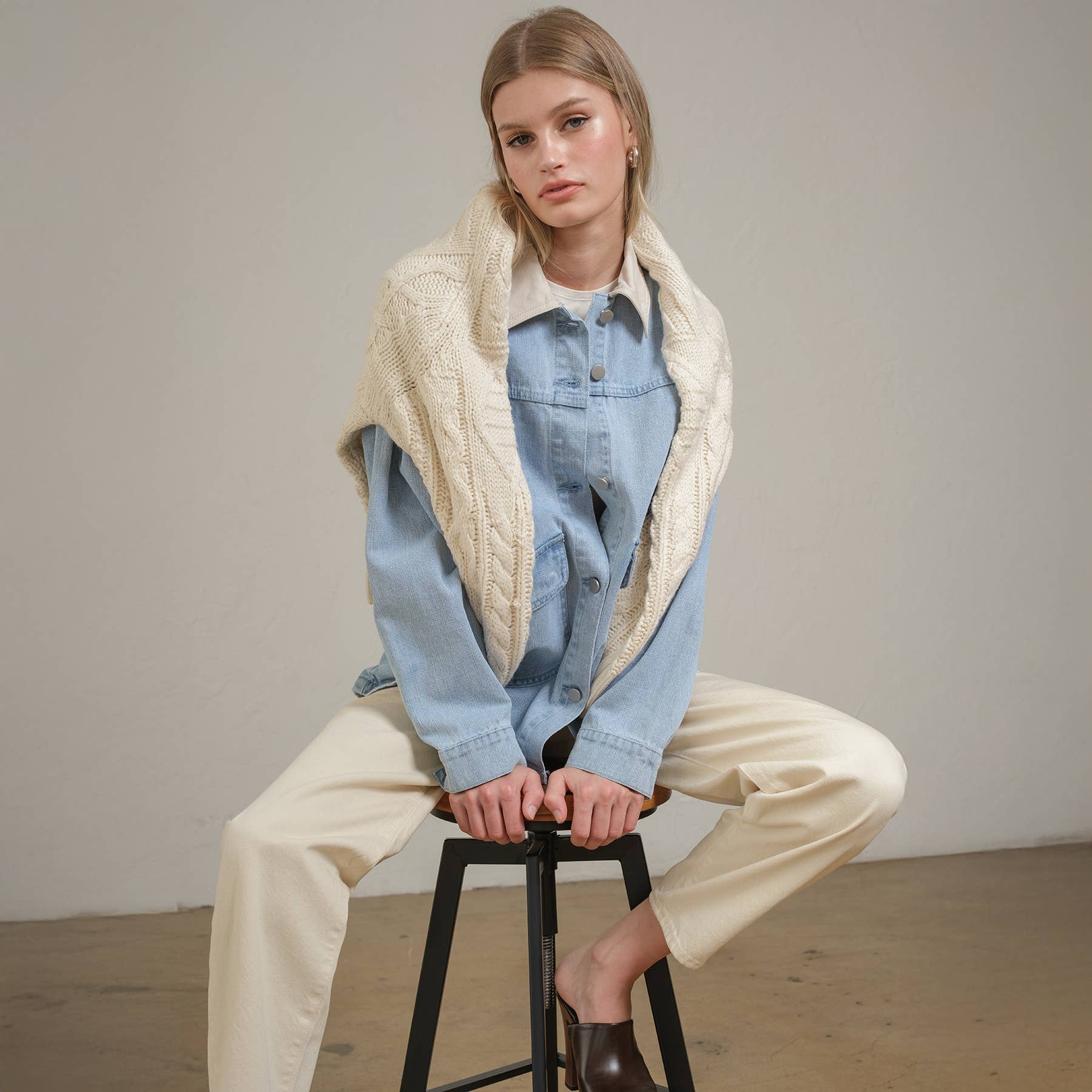 Cream Collar Contrast Light Wash Denim Jacket
