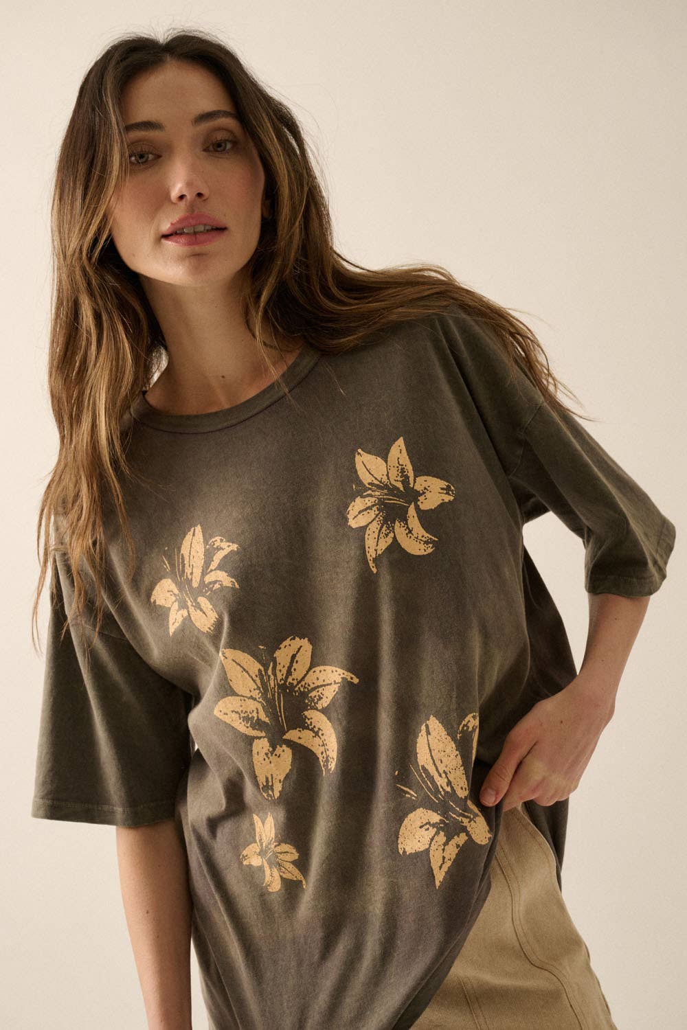 Lilies Vintage-Print Graphic Tee