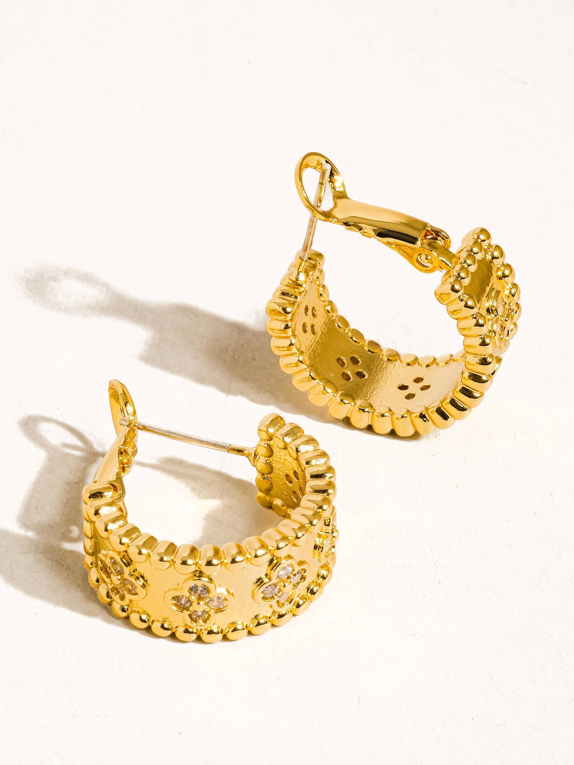 Ismaël Gold Vintage Floral Hoop Earrings