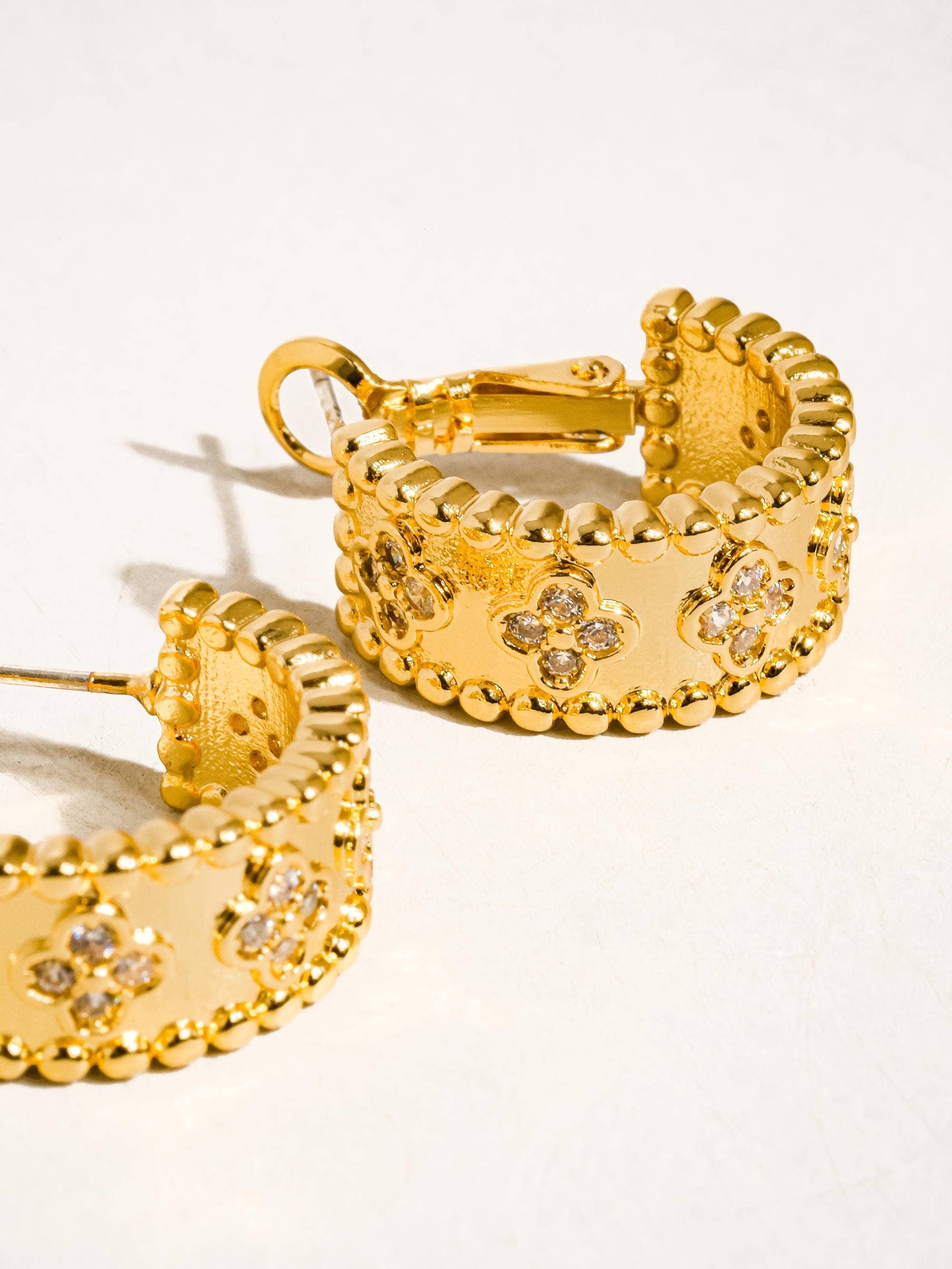 Ismaël Gold Vintage Floral Hoop Earrings